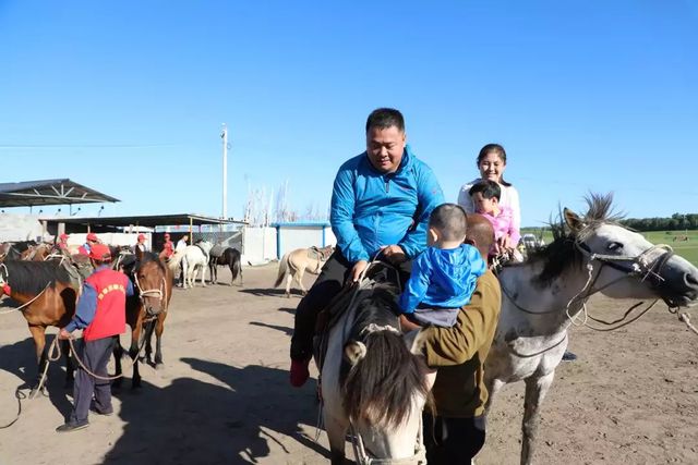 乾港集團(tuán)高層草原自駕游 乾港集團(tuán)高層草原自駕游
